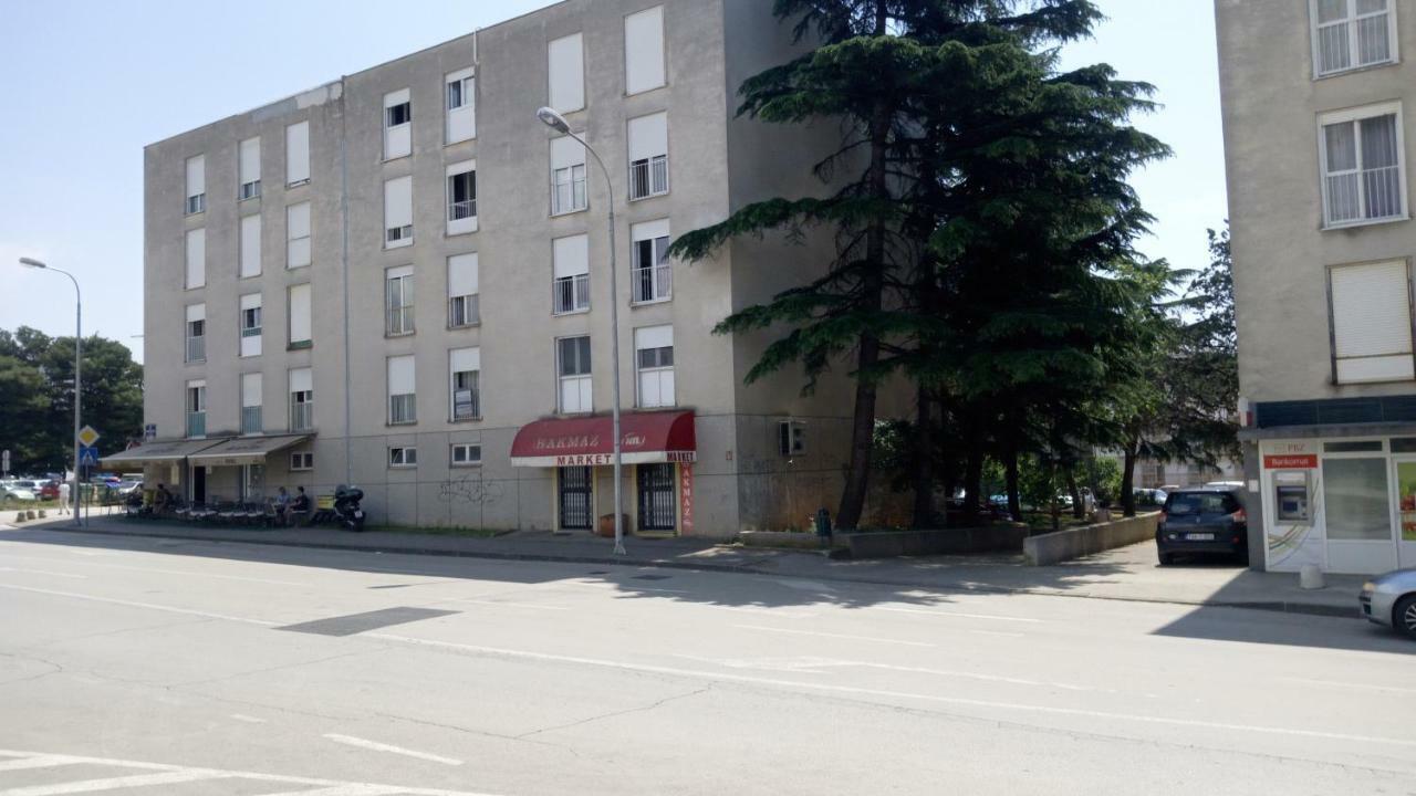 Apartments Zara- Zd Luaran gambar